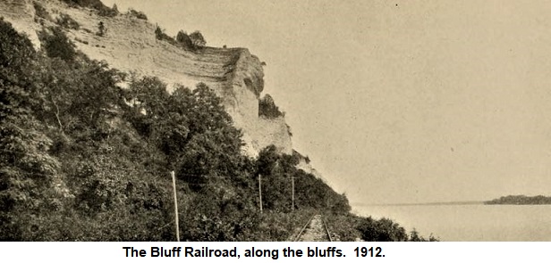 Bluff Railroad along the bluffs